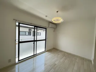 ヴィレッジ巴【2階】の居間