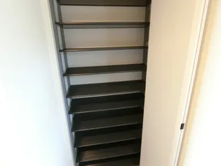 ラフィナM【1階】の玄関