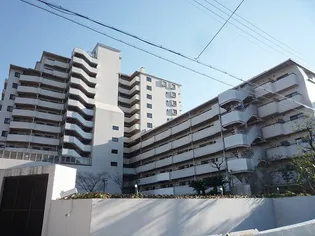 ユニベール宝塚【10階】の外観