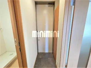 ミューベル ラビアンA【3階】の玄関