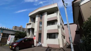 フラットフィールド西別院【1階】の外観