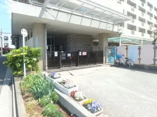 Z i Z i【1階】の周辺