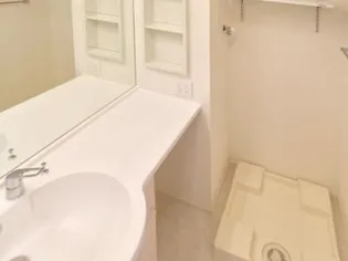 プラウド ヴィラ E【1階】の内装