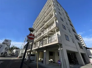 アベニュー山下【5階】の外観