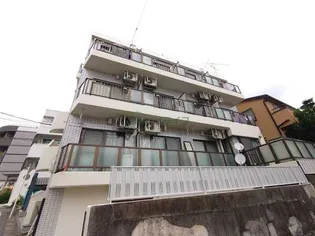 マンションパール世田谷【3階】の外観