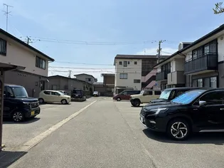 ユーティーライズA棟【1階】の地図