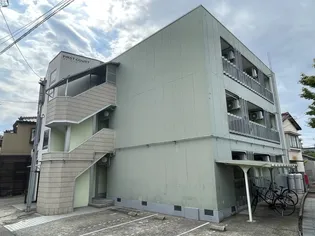 ファーストコートの画像