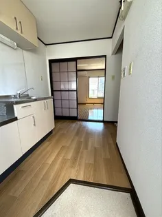 カーム・クウォーターB【2階】の玄関