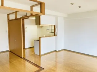 パルテール さくら館【3階】の居間