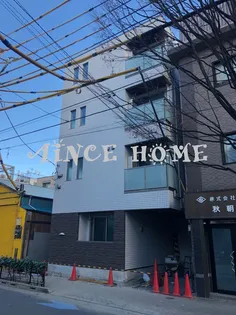 Le matin ル・マタン【1階】の外観