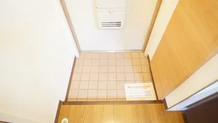 メゾンモンマルトル2【1階】の玄関