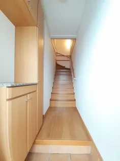 シュティル シェーネ【2階】の玄関