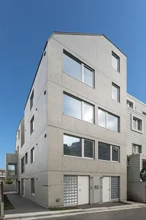 東京都新宿区市谷左内町【マンション】の外観