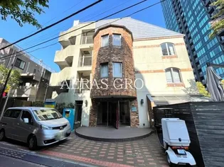 ファーストアパートメンツ三田【3階】の外観