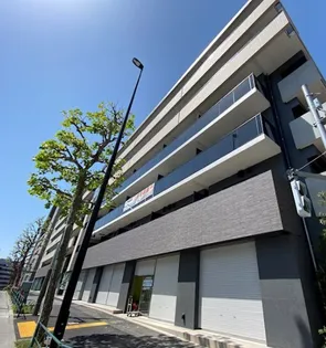 東京都新宿区市谷仲之町【マンション】の外観