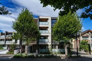 フロレゾン【2階】の外観