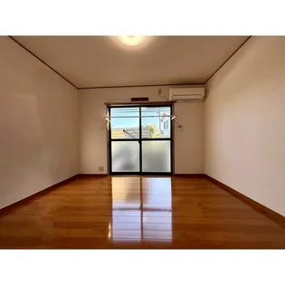 クルールモア【1階】の外観