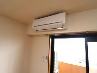 ロイヤルプレイス010の内装