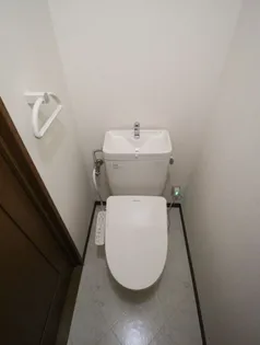 ロイヤルプレイス010の内装