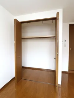 ロイヤルプレイス010の内装