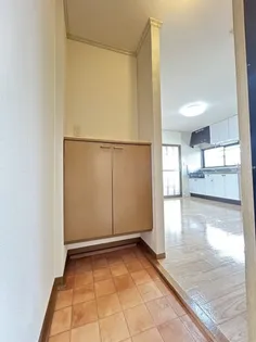 サンヨーク C棟【2階】の玄関