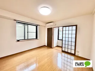 リーブル伏見台【1階】の居間