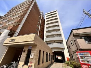 ローヤルハイツ南7条【6階】の外観