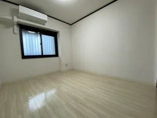 ロイヤルヒルズ老野森【6階】の内装