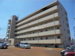 プラザ伏木【1階】の外観