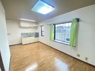 ハイツWing【1階】の居間