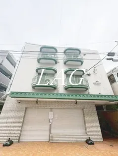 シャトー信濃【2階】の外観