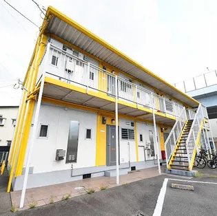 パインハウス【2階】の外観