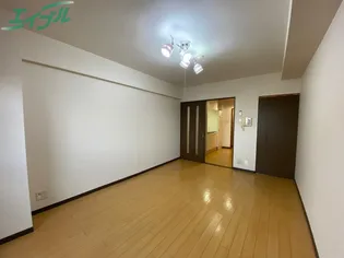 ヴィラナイン【6階】の居間