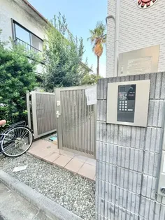 東京都中野区本町5【アパート】の外観