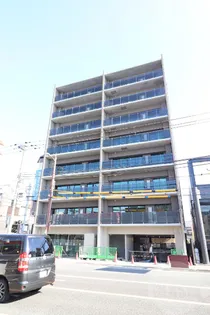 Laughter【2階】の外観