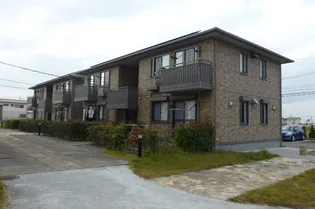 リビングタウンいせ B棟【1階】の外観