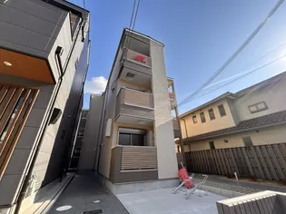 F asecia Pledge【1階】の外観