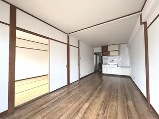 春日コーポ【4階】の居間