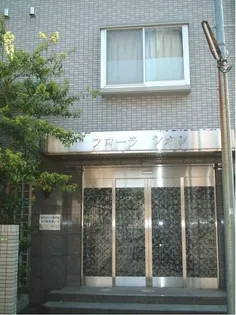 フローラ シオン【2階】の外観