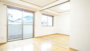 マンションマルカ サウス【3階】の居間