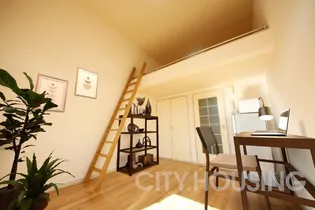 ロフトハウス城南【1階】の居間