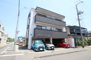 岡山県岡山市南区千鳥町【アパート】の外観