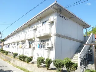 エルグランド【1階】の外観