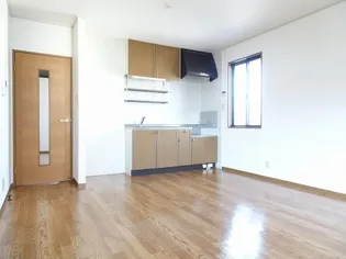 ファミールU【2階】の居間