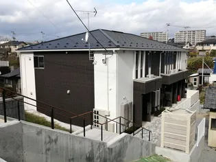 アンダー・リバー【1階】の外観