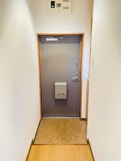 パルテール さくら館【7階】の玄関