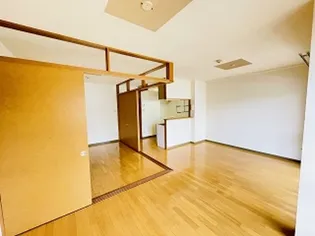 パルテール さくら館【7階】の居間