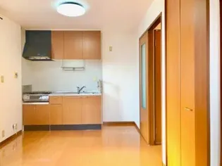 エポック・ヴィラ A棟【2階】の居間