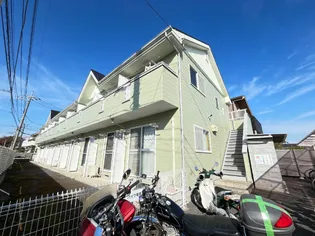 シャトル【2階】の外観