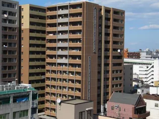 プレサンス泉セントマーク【4階】の外観